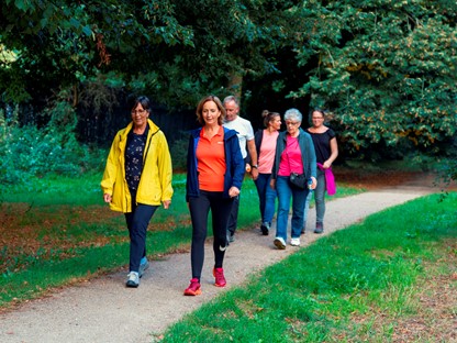 Veilig wandelpad langs groen